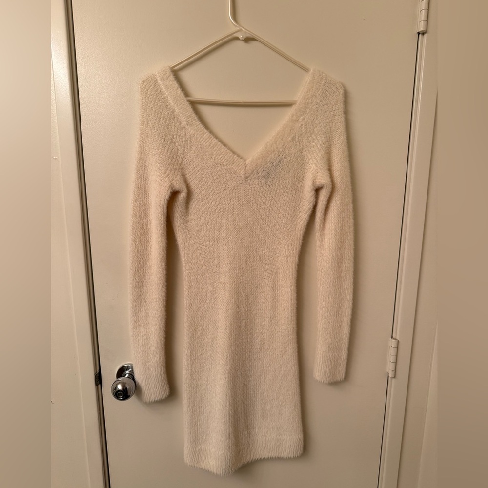 Abercrombie & Fitch fuzzy V-neck mini off-white sweater mini dress